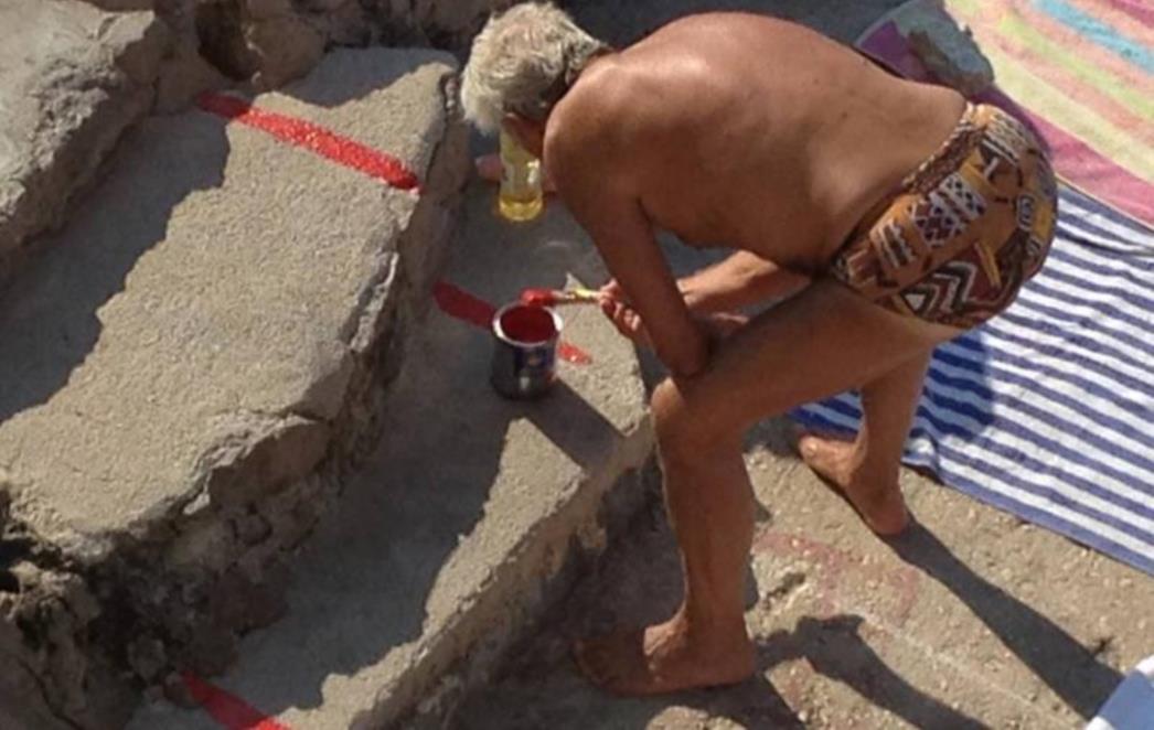 NESVAKIDAŠNJI INCIDENT NA MALOJ BUŽI: Ljutiti Talijan crvenom bojom išarao dubrovačko kupalište!