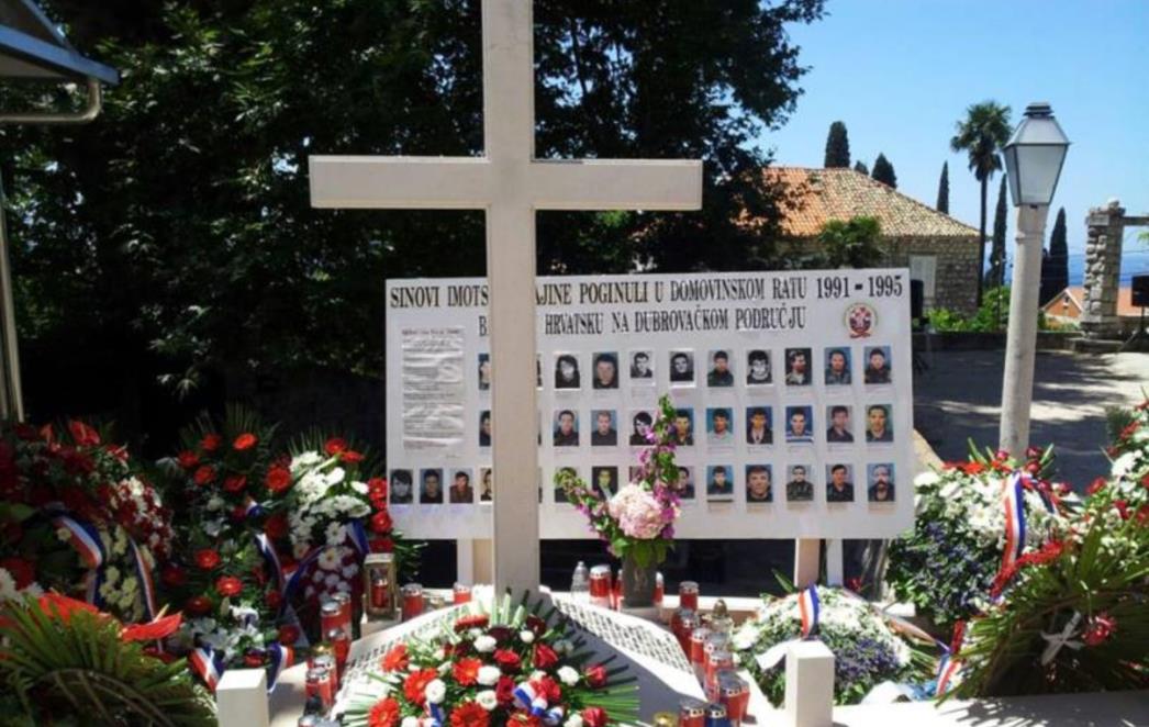 HRVATSKI HEROJI: 'Naše mirovine nisu povlaštene nego krvave, kao što pokazuju ove slike' (FOTOGALERIJA)