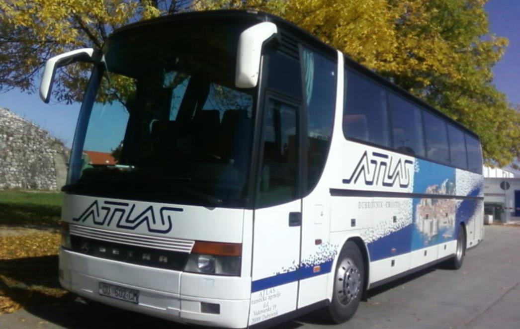 Nepoznati počinitelj porazbijao stakla na autobusu u Kuparima