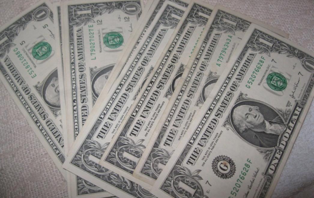 ODNOS SVJETSKIH VALUTA Dolar pao, euro i britanska funta ojačali