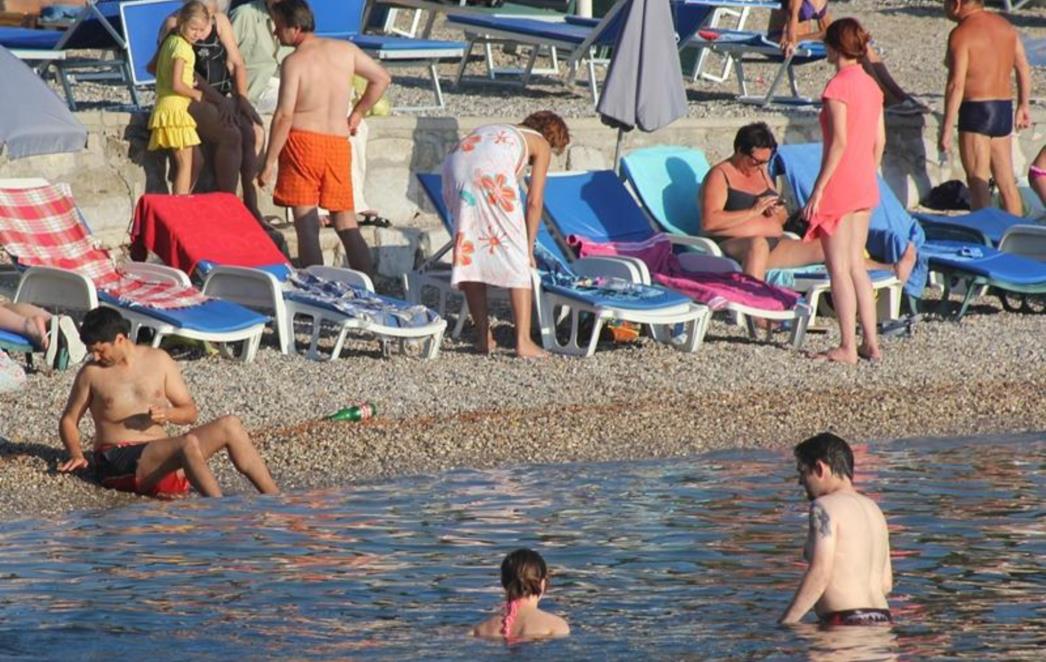 'VESELA' NEDJELJA: Potukla se trojica na plaži u Lapadu