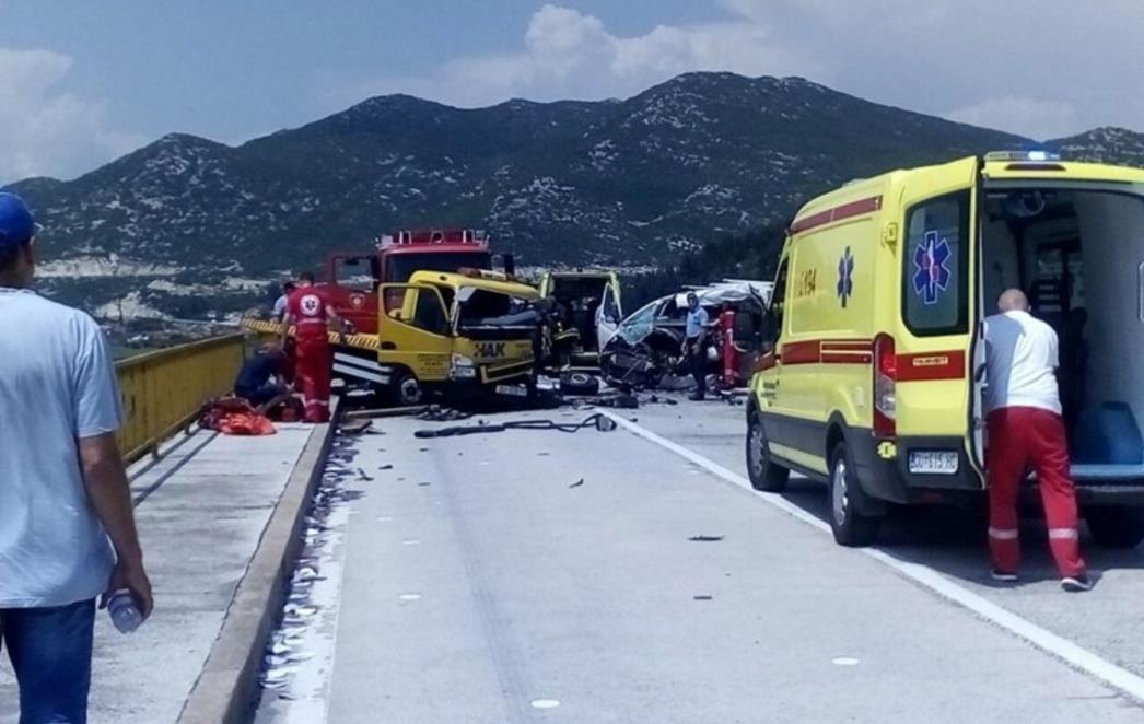 DETALJI TEŠKE NESREĆE KOD ROGOTINA Dvije osobe teško ozlijeđene u frontalnom sudaru