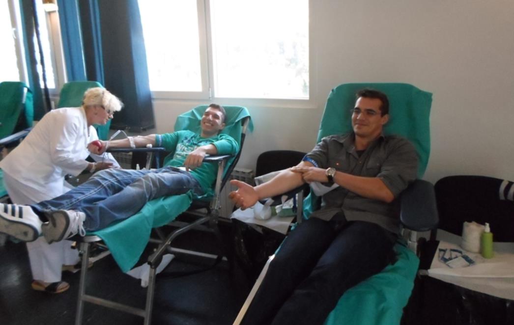Mladi SDP-a darivali krv (FOTO)