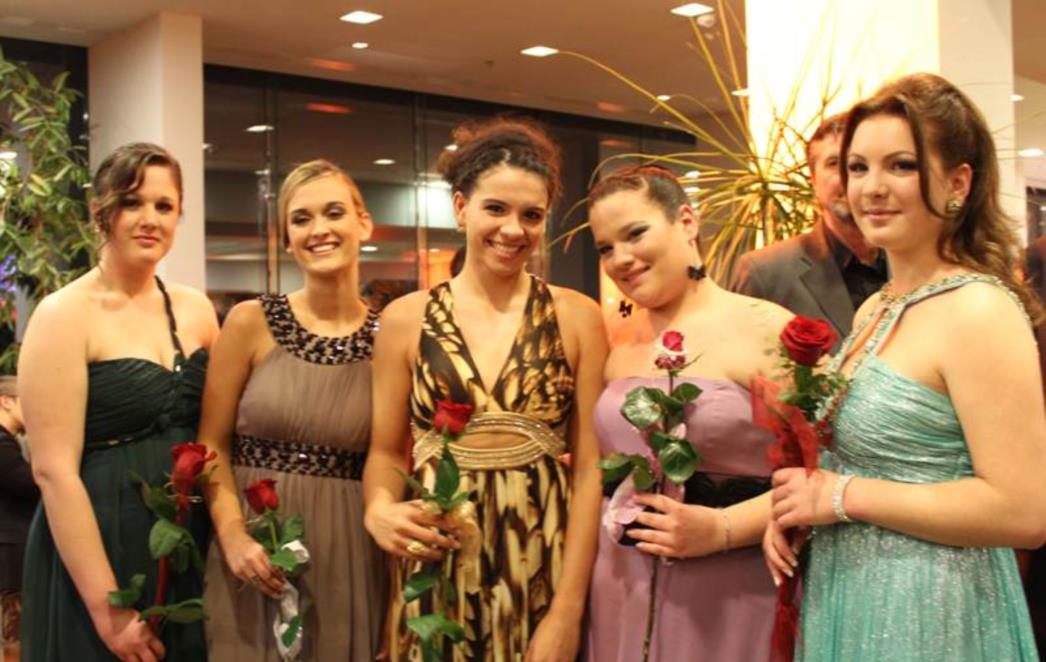 Vesela maturalna zabava ekonomista i trgovaca u Dubrovniku (FOTOGALERIJA)