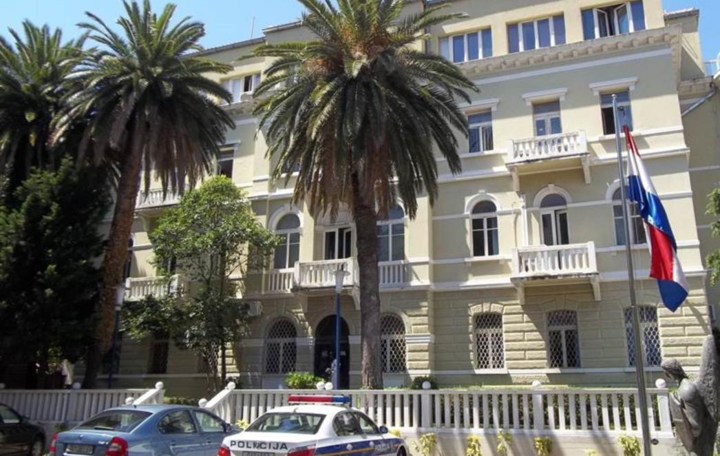 PODUZETNIK IZ DUBROVAČKOG PRIMORJA UPETLJAN U KRIMINAL: Izgradio apartmane, darovao ih supruzi, a utajio porez!