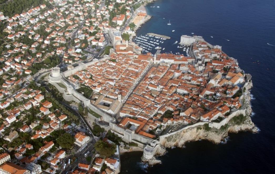 DRASTIČAN PAD CIJENA Odmor u strogom centru Grada za samo 20 eura!