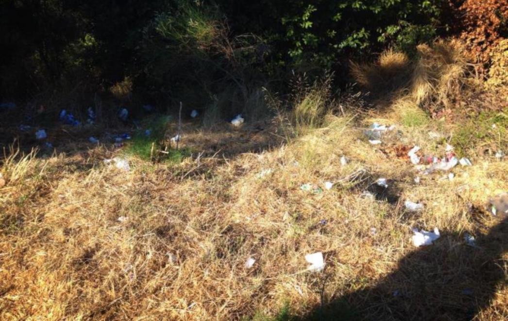 SRAMOTA: Smeće na vidikovcu poviše Dubrovnika cijelu sezonu nitko nije pokupio!