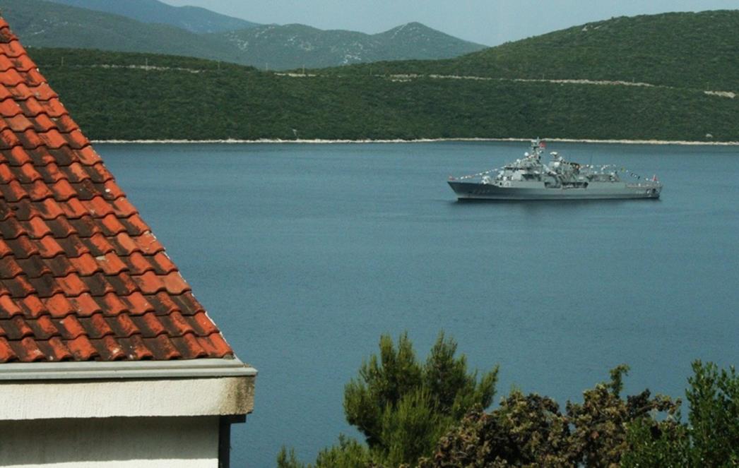 Neumljani se oštro protive uplovljavanju ratnih brodova u Neumski zaljev!