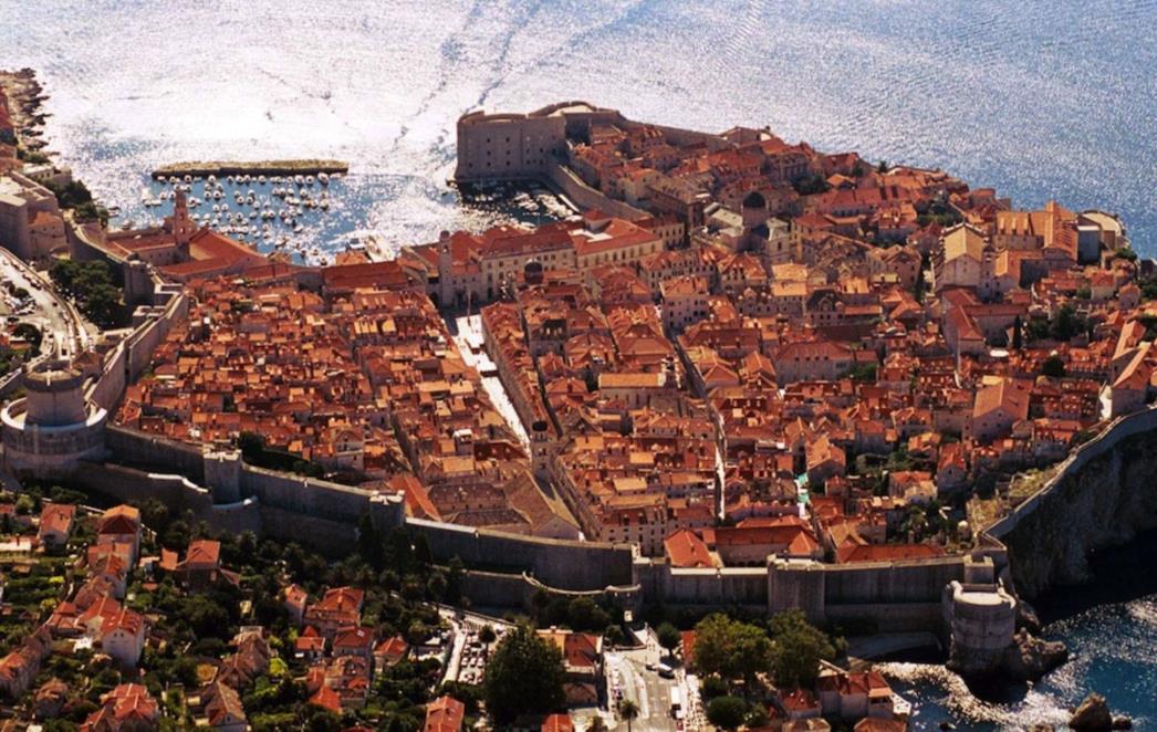 Kako aktualni dubrovački gradonačelnik ponižava i sebe, i građane grada Dubrovnika