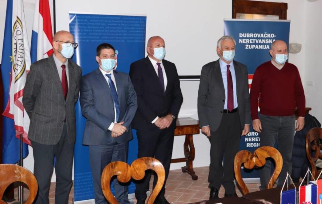 Ministar Butković u Stonu potpisao ugovor o rekonstrukciji luke Ubli i Sporazum o potrebi sanacije luke Cavtat