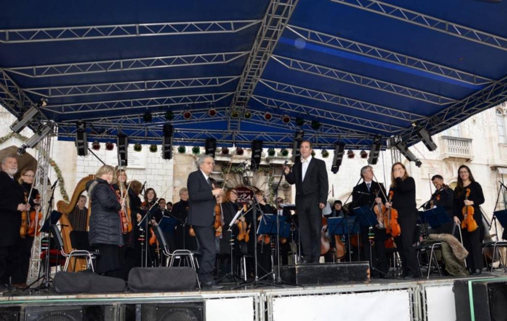 KONCERT DUBROVAČKIH SIMFONIČARA: Kišni valcer za početak godine (FOTO)