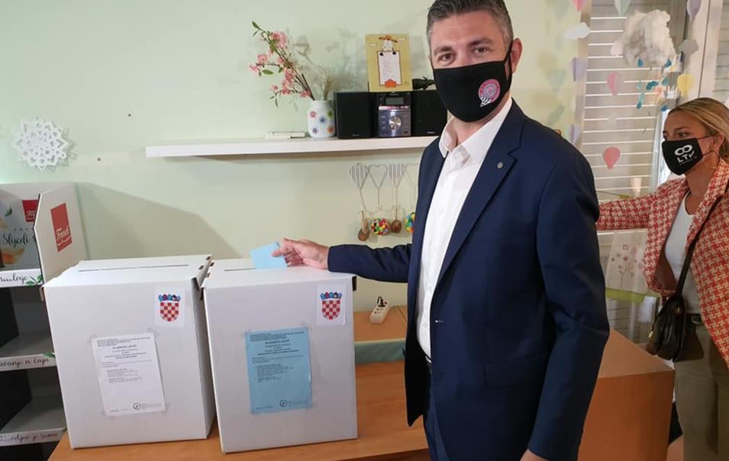 Franković ispunio građansku dužnost: 'Danas odlučujemo o budućnosti Grada u naredne četiri godine!'