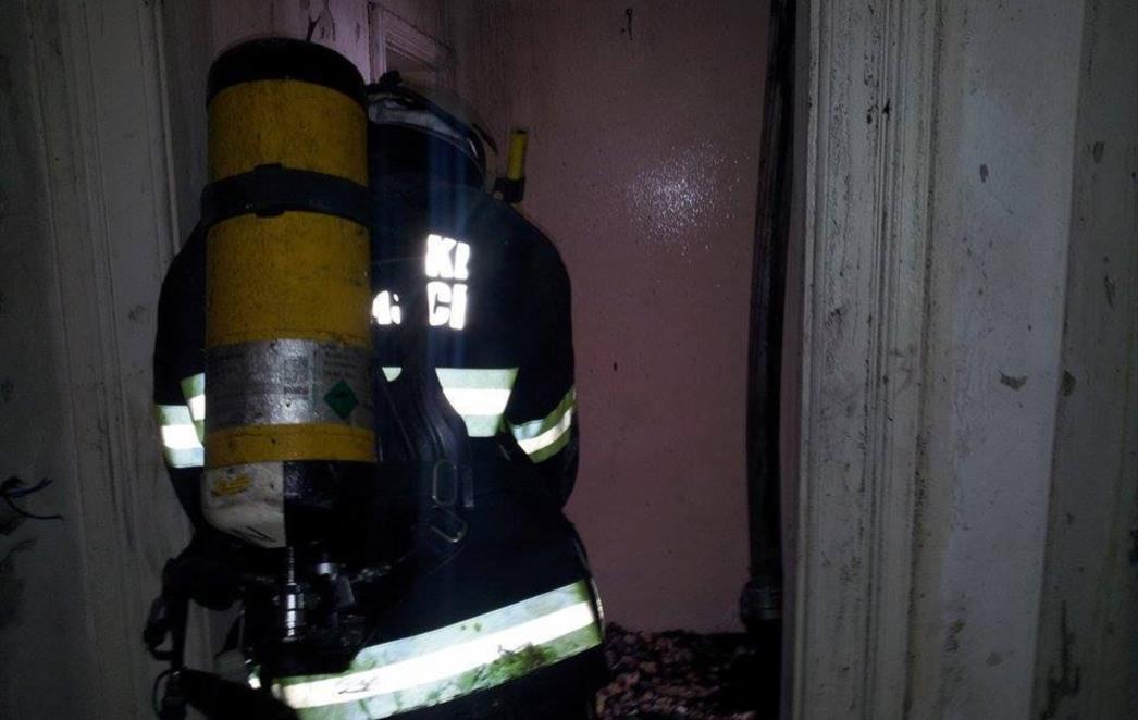 DRAMA U OREBIĆU Nakon požara u obiteljskoj kući eksplodirale tri plinske boce, jedna osoba teže ozlijeđena