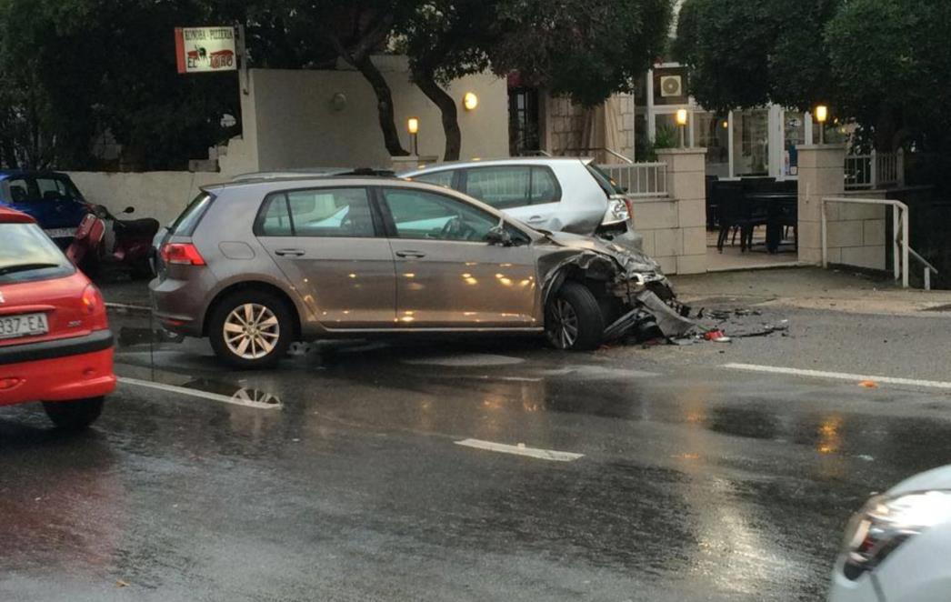 SUDAR U CENTRU DUBROVNIKA: Ranim jutrom krš i lom na Vojnoviću (FOTO)