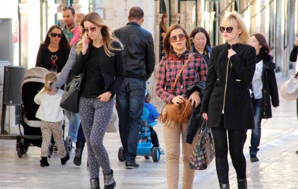 LJEPOTICE I SUNČAN DAN:  Dubrovnik opet prednjači (FOTOGALERIJA)