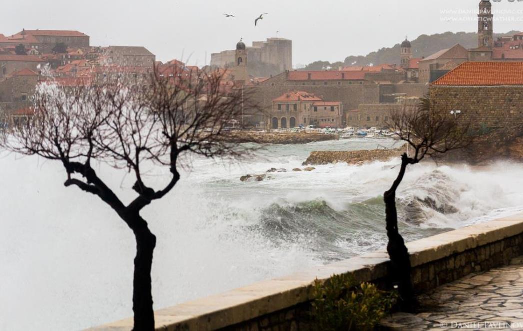 VAKULA NAJAVIO NOVO ZATOPLJENJE: Pročitajte kakve će nam biti jesen i zima!