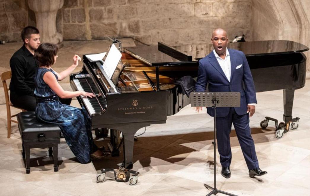 Američki tenor Lawrence Brownlee oduševio festivalsku publiku