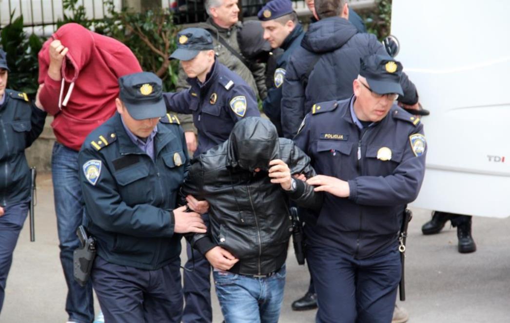 NAJNOVIJI DETALJI OPERATIVNE AKCIJE 'KUKOLJ': Podnesene prijave za 40 kaznenih djela, policajci udaljeni iz službe!