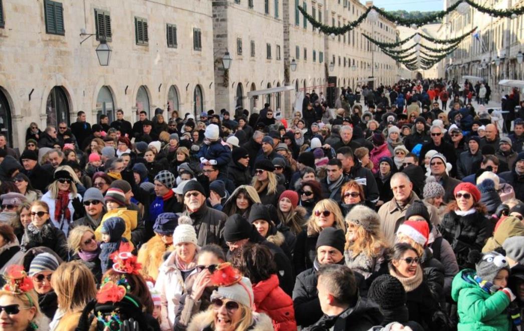 Saznajte tko će pjevati za doček Nove 2016. godine  na Stradunu!