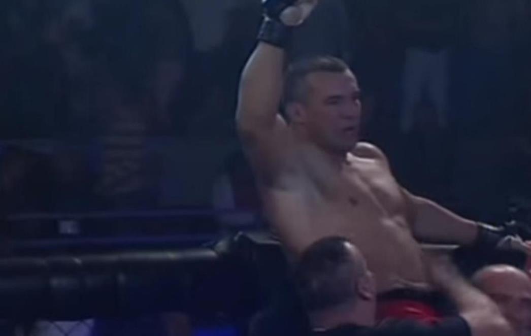 NACIJA JE U ŠOKU: MMA borcu se zamračio um, uzeo  je pištolj i pucao