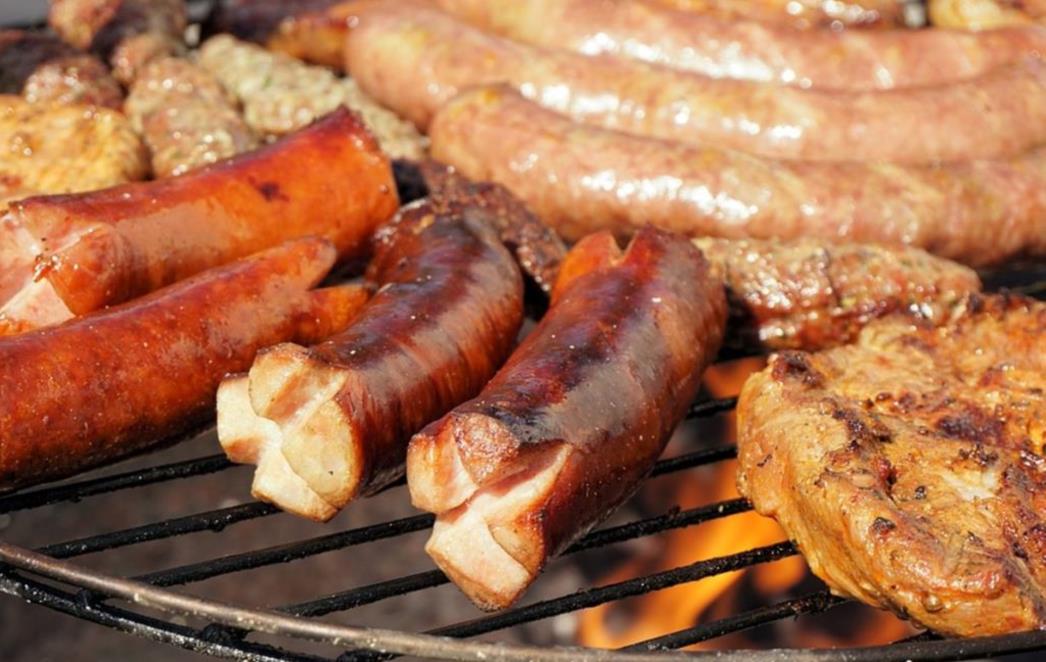 MESO KUMUJE STVARANJU KARCINOMA JEDNAKO KAO I PUŠENJE: Ako u bolnicama brane pušenje, zašto ne zabrane i meso?