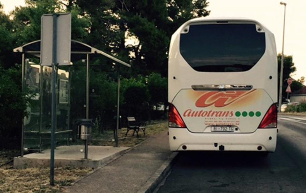 Nekultura na riječki način: Neprimjereno  parkiran autobus