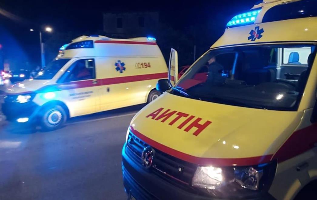 DVOJE OZLIJEĐENIH Teška prometna nesreća na semaforima u Lapadu, sudarili se motocikl i osobno vozilo (FOTO)