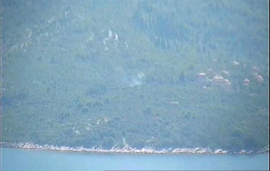 GORJELO NA LOPUDU: Vatrogasci i  mještani  zajednički lokalizirali požar
