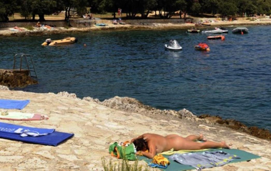 Evo koji hrvatski otok kod Dubrovnika Amerikanci  smatraju  top nudističkom destinacijom