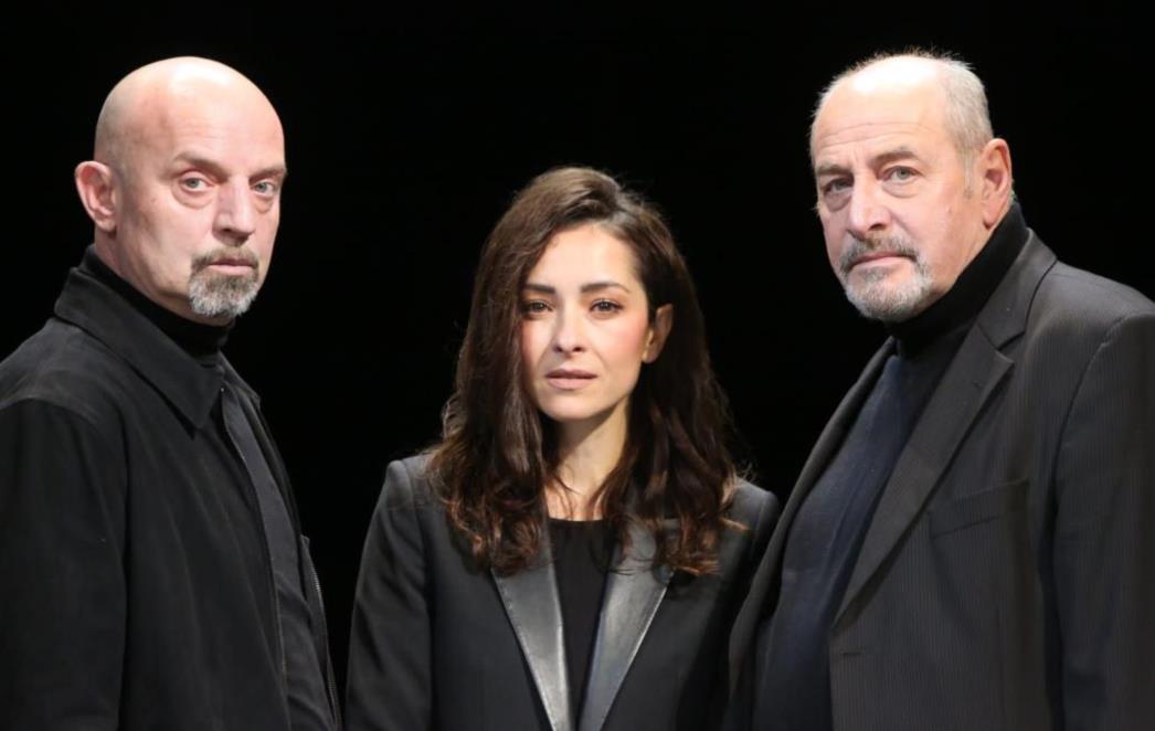 KMD: Zrinka Cvitešić, Goran Grgić i Siniša Popović u predstavi "Kad svijeće dogore"