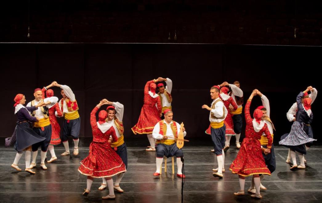 Dva festivalska nastupa Folklornog ansambla Linđo u parku Gradac
