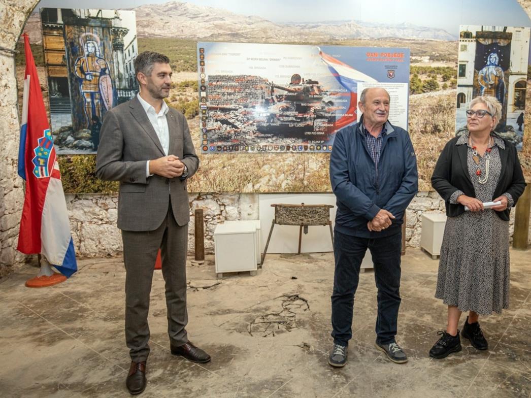 Otvorenjem izložbe u tvrđavi Imperijal započeo program obilježavanja 30. obljetnice oslobođenja juga Hrvatske i uspješne deblokade Dubrovnika