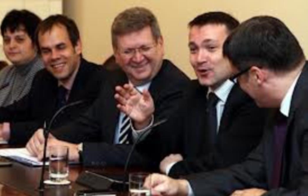 EVO KAKO VLADA ŠTEDI: Ovi će vas podaci sigurno razljutiti