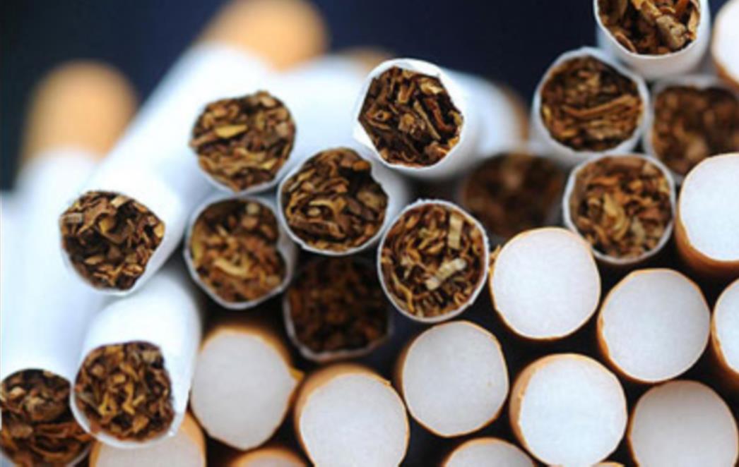 Vlada zabranila izlaganje cigareta na kioscima i prodaju iz automata