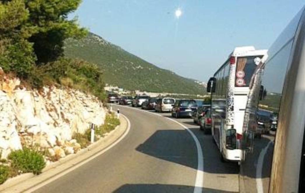 SVI HOĆE NA MORE: Neviđene gužve prema jugu