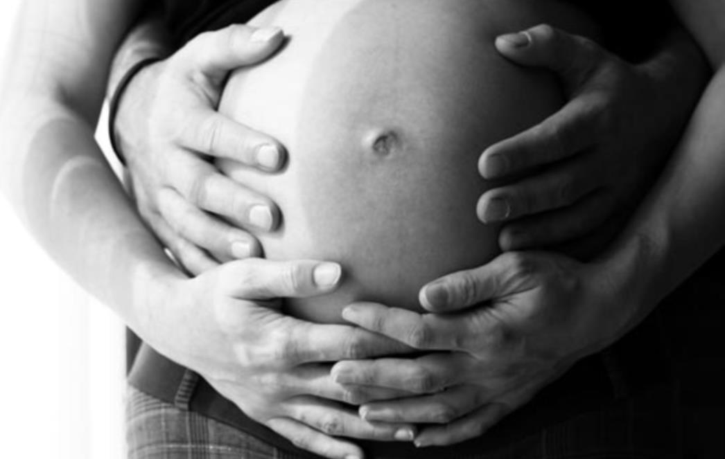 Otkriveno kada žene najviše žele postati majke