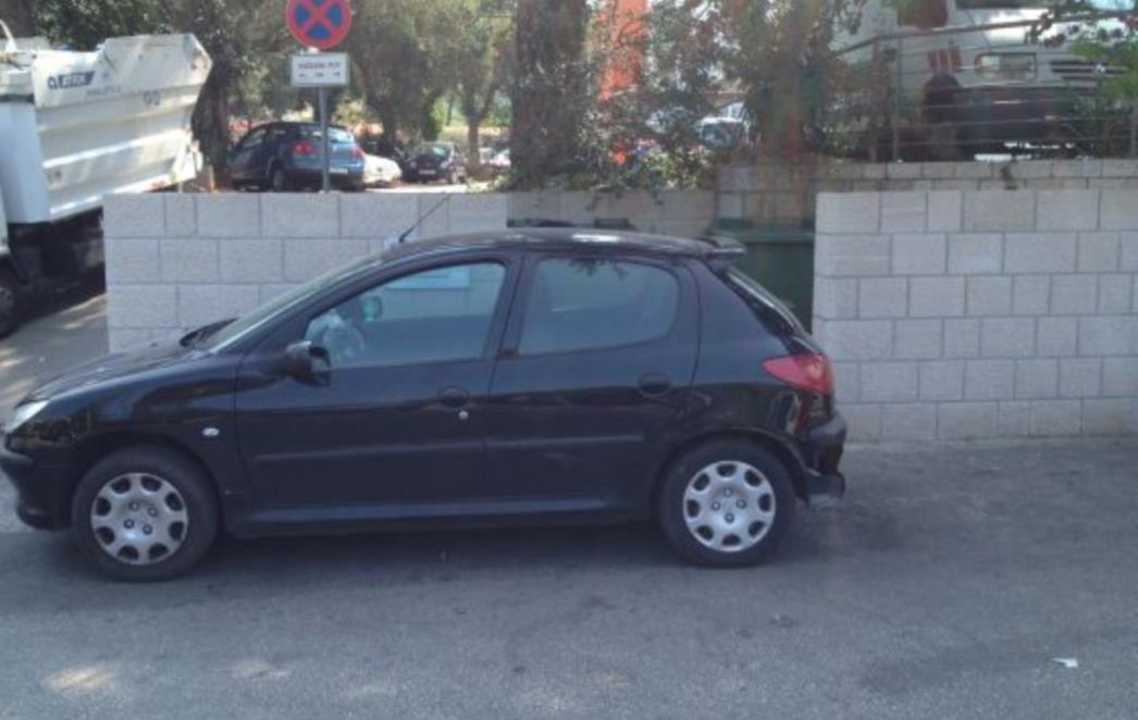   NEVIĐEN BEZOBRAZLUK Danima nepropisno parkiran