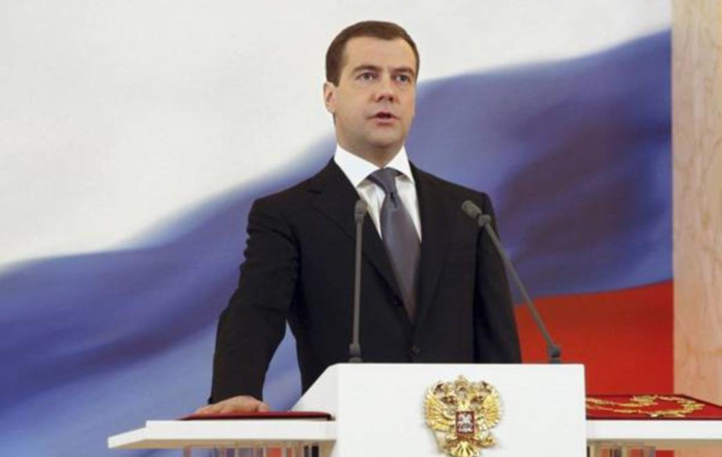 Medvedev želi novi mandat, ali ne protiv Putina 