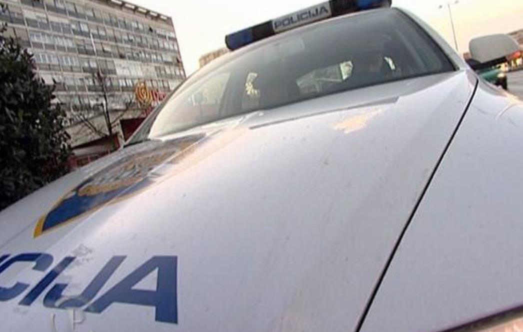 Pijani Norvežanin razbijao parkirane automobile