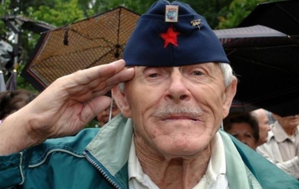 MLADI U 60 I NEKOJ: Osniva se stranka propalih političara, na čelu Ivo Josipović: Može li jače?