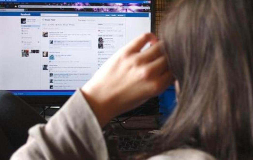 Nevjerica u Indiji: Učenica se objesila jer su joj roditelji zabranili Facebook
