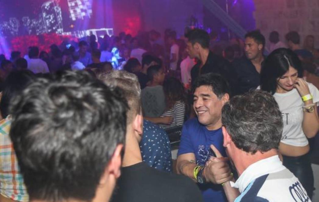 Preminuo legendarni Argentinac Diego Maradona 
