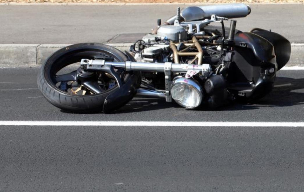 U prometnoj nesreći u Srebrenom teško ozlijeđen motociklist