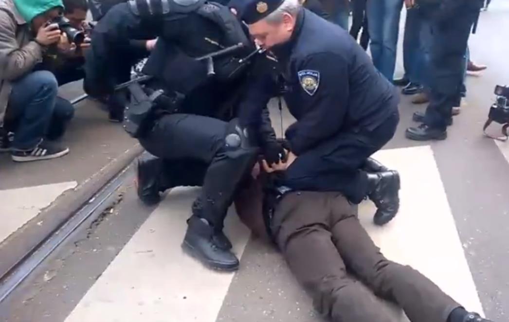 Stvarni organizator 'antiprosvjeda' je Zoran Milanović i skupina potpuno neartikuliranih i besprizornih likova 