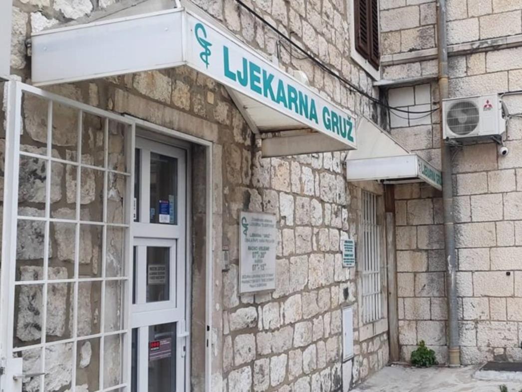 KARTE NA STOLU: Uskoro testiranje i u ljekarnama?