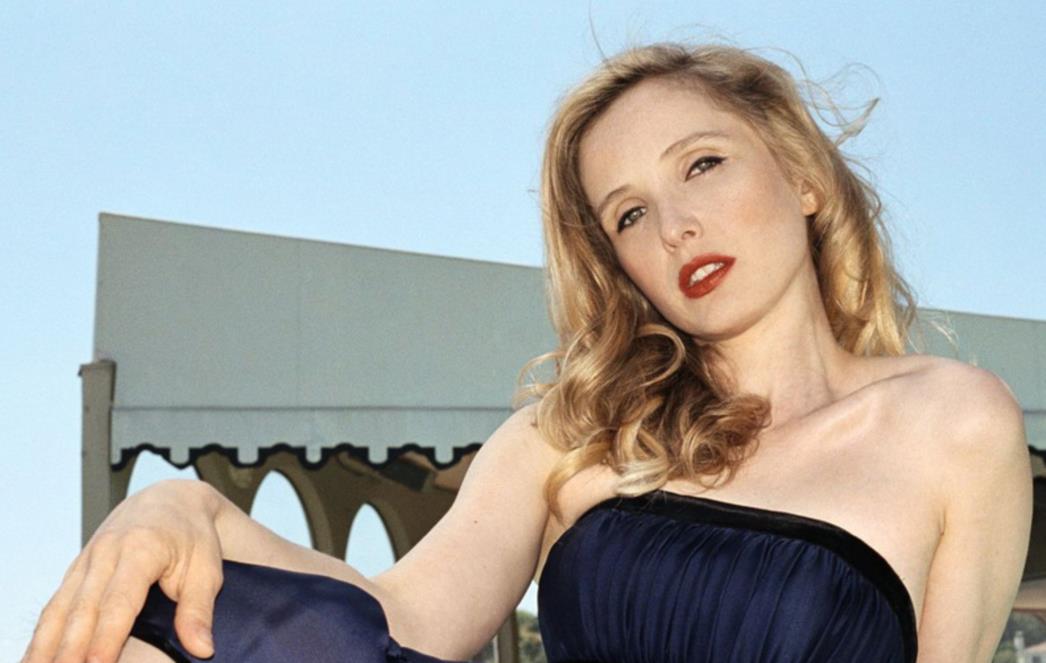 Julie Delpy režirat će film o Joeu Strummeru 