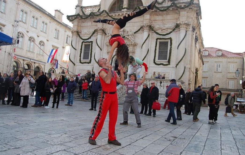 Albanski nacionalni cirkus ostavio Dubrovčane bez daha (FOTOGALERIJA)