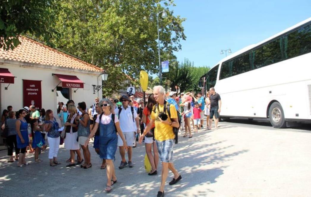 PODILAZI LI GRADONAČELNIK VLAHUŠIĆ AUTOBUSERIMA: Besplatno većini, ali...?