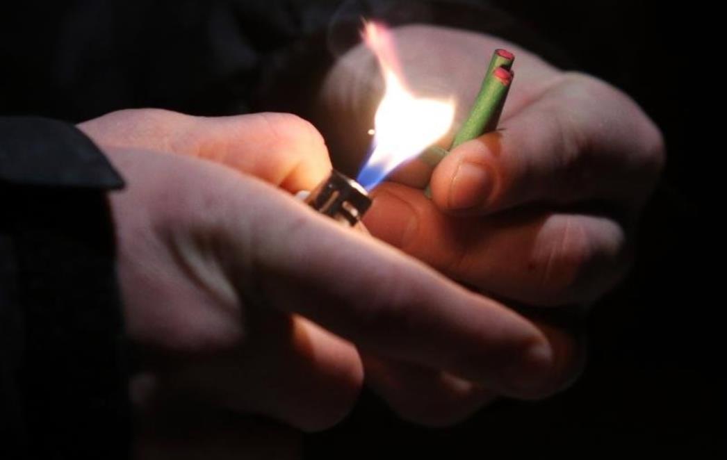 Dijete ozlijeđeno prilikom ispaljivanja petarde u Metkoviću
