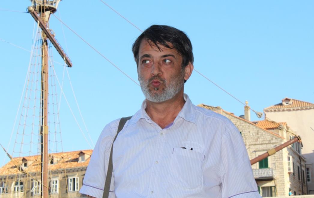 POZNATI DUBROVČANIN ISELIO IZ STANA: Ostavio zaručnicu i sinčića